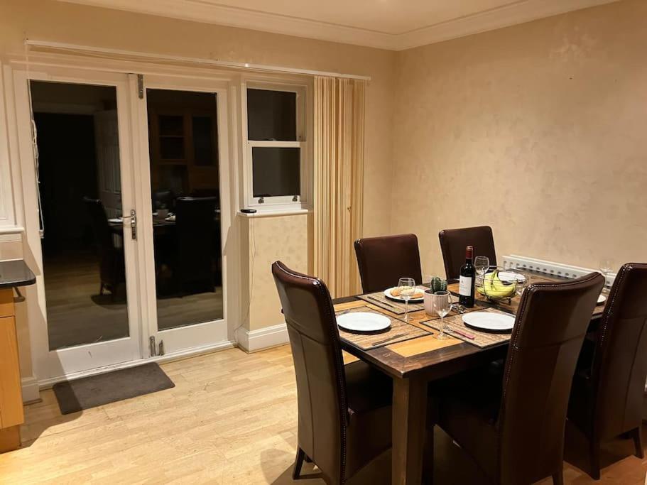 Central Chester Bedrooms Eksteriør bilde